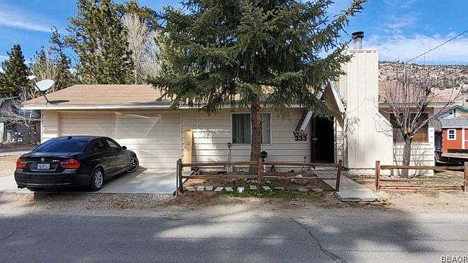 1st image of 333 E Tiger Lily Dr