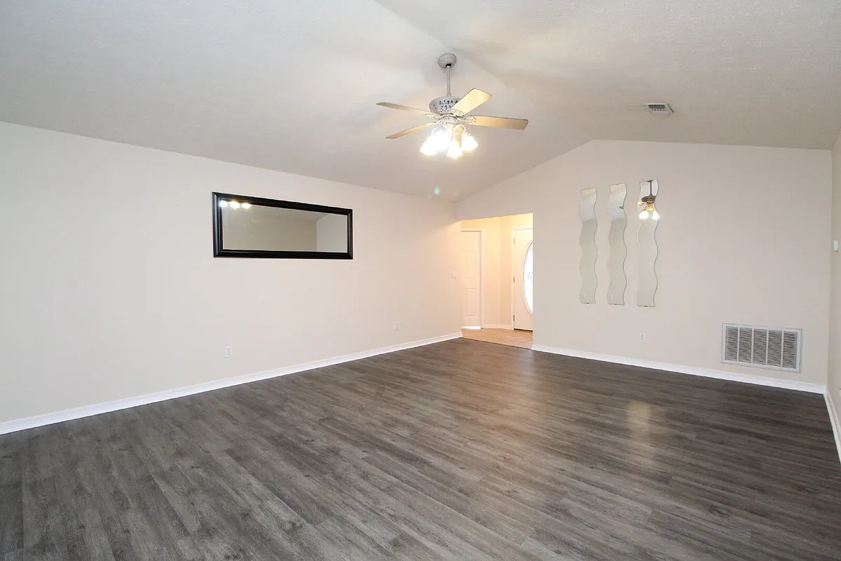 Building Photo - 4150 Oak Pointe Dr