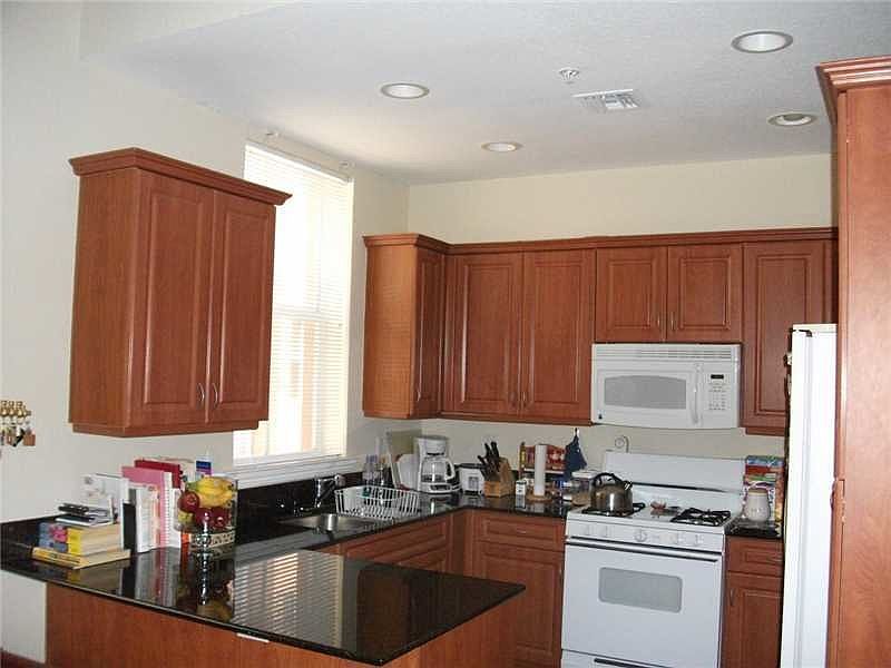 2nd image of 546 NE 7th Ave