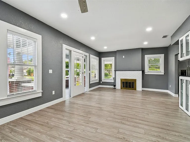 6810 N Navin Ave — Photo 11