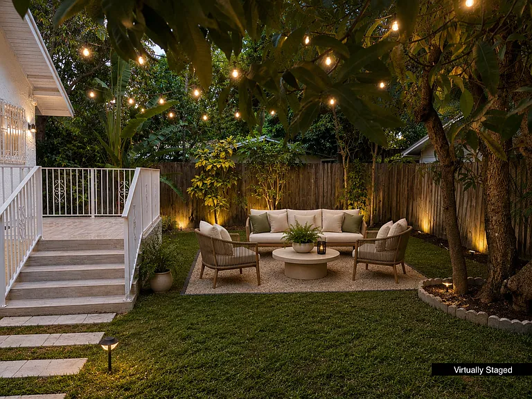 Back Yard (Virtually Staged)