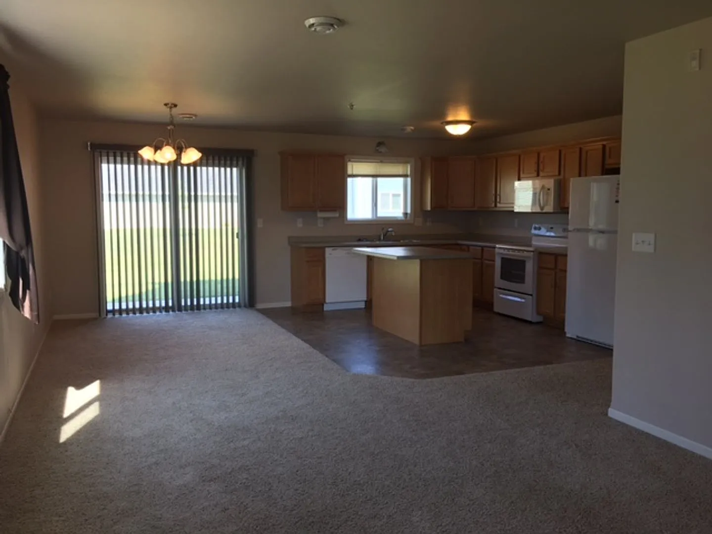 East Agassiz Circle 8Plex — Photo 1