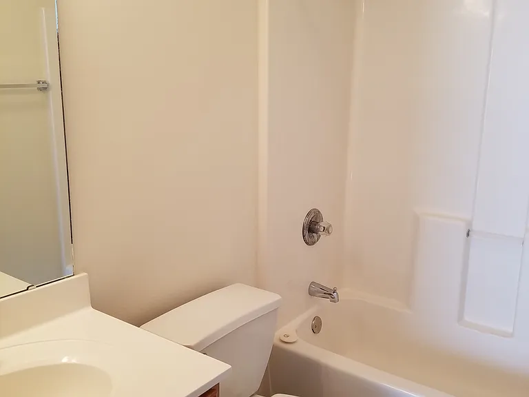 110 Phillips Ct — Photo 8
