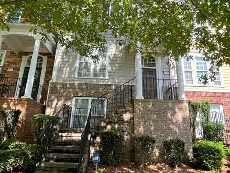 1054 Drayton Ct — Photo 21