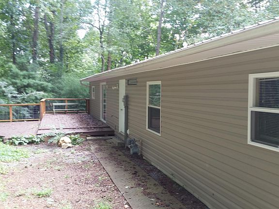 Back deck. Private wooded area.
