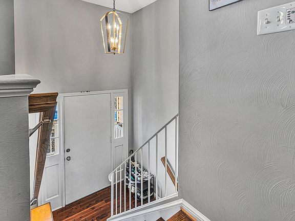 4th image of 5016 Pin Oak Dr