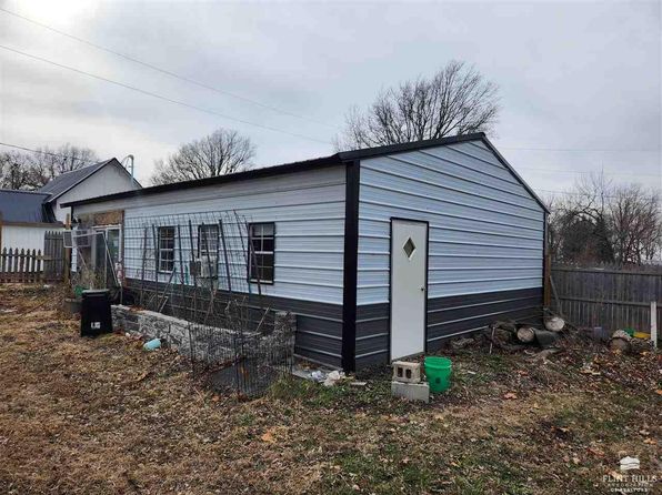741 Cedar St, Everest, KS 66424