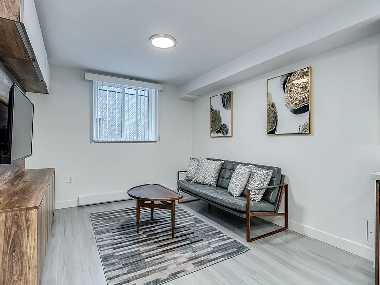 1168 Pendrell St #102 — Photo 6
