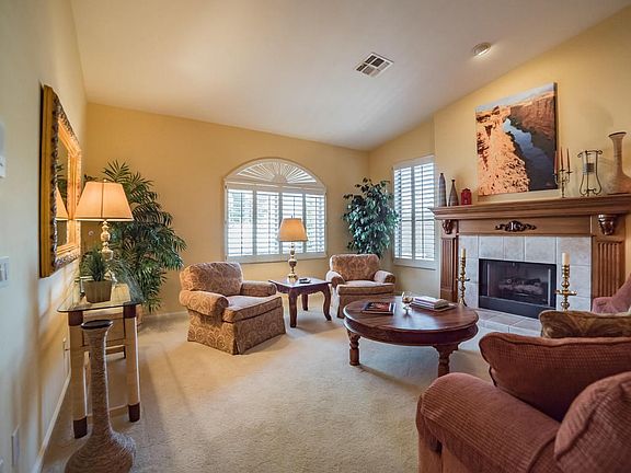 4th image of 63143 E Mountain Crest Dr