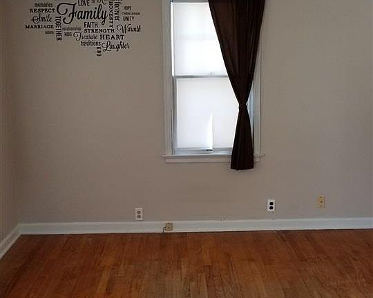 2nd image of 2401 Washington St