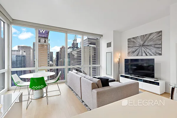 Sold by (Legacy) Elegran | media 2