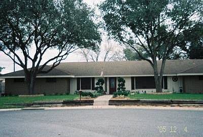 1st image of 130 E Ulex Ave