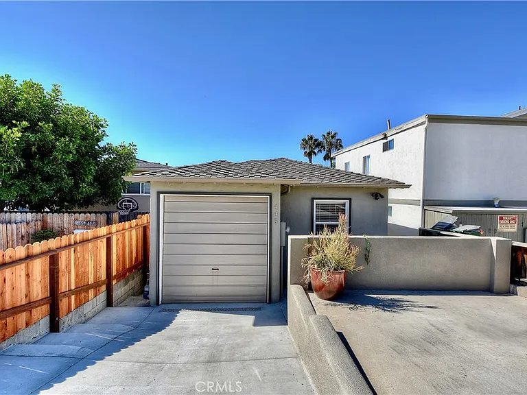445 Bent St — Photo 13
