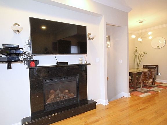 4th image of 133 Bay 32 St #3A