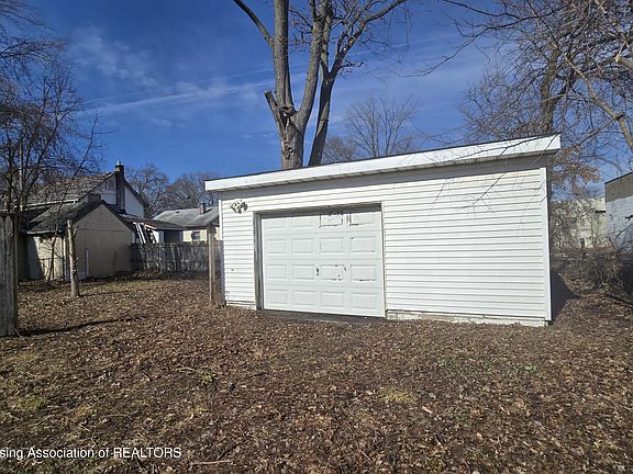 4th image of 1107 May St