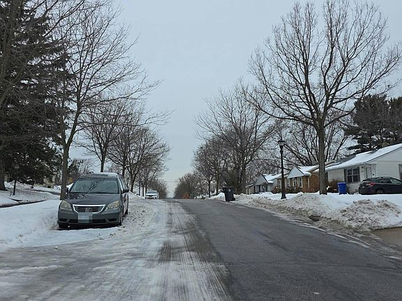 4th image of 1748 Wilson Ave