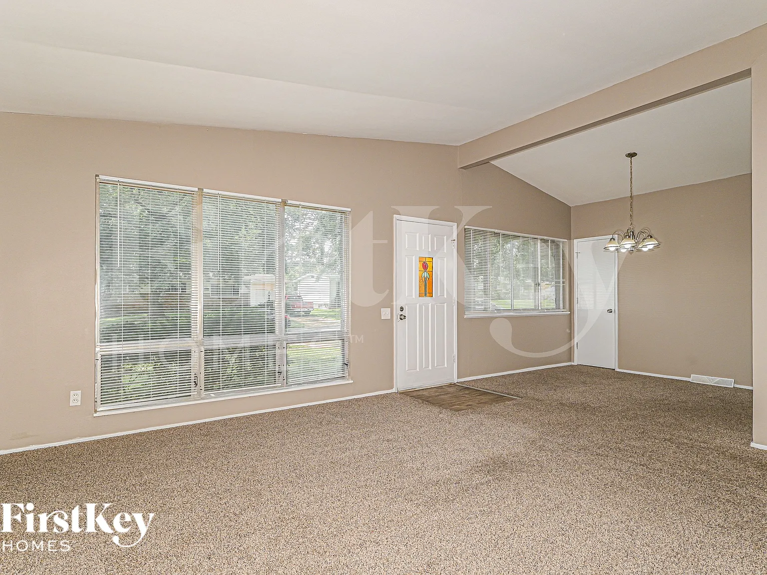 3 bed, 1.0 bath, 1092 sqft, $1,505 — Photo 3