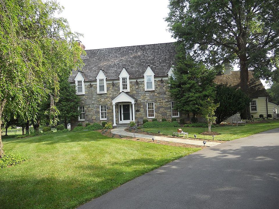 Carderock Stone Front