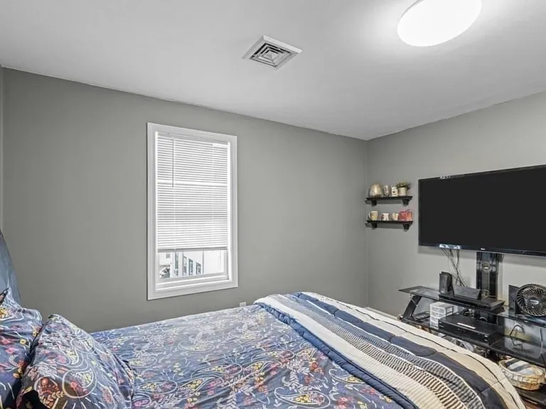 140 Grant St #140B — Photo 4