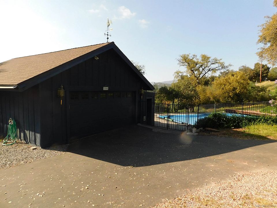 2nd image of 1546 Oakforest Rd