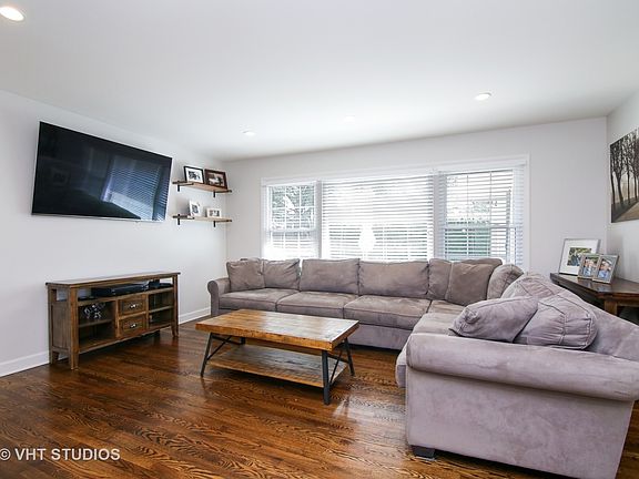 4th image of 1615 N Kennicott Ave
