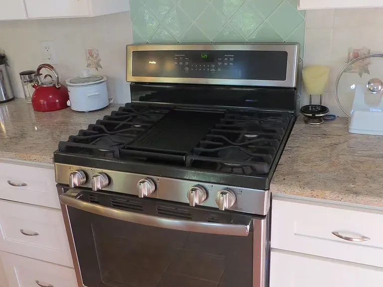 37 Spring St #37 — Photo 11