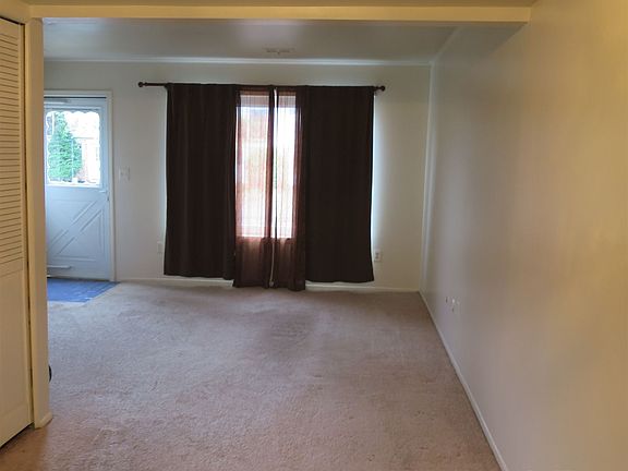 living rm., front door