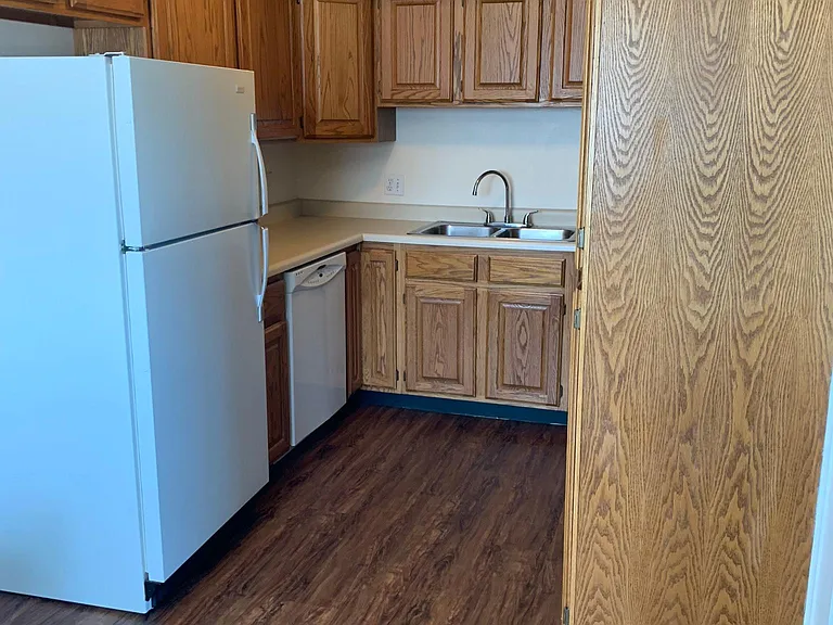 203 N 450 W #3 — Photo 5
