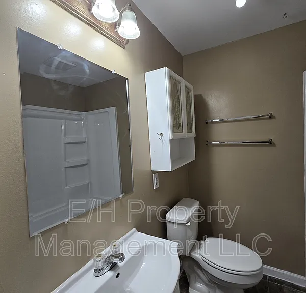 635 N Andover Rd — Photo 16