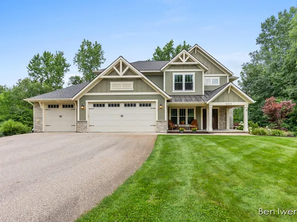 8244 Freska Lake Dr NE, Comstock Park, MI 49321