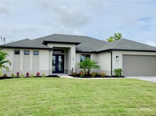 840 SW 12th Ter, Cape Coral, FL 33991