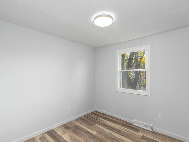 1143 Ardmore Ave SW — Photo 10