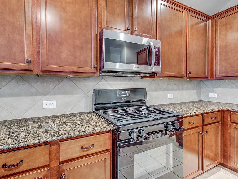 2100 Willow Creek Dr — Photo 23
