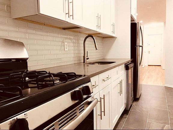 3rd image of 1685 Morris Ave #2SH