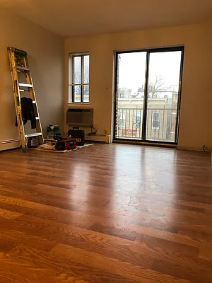 Rented by Irene Mihalios, LREB | media 5