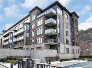 34 Eton Row, Weehawken, NJ 07086