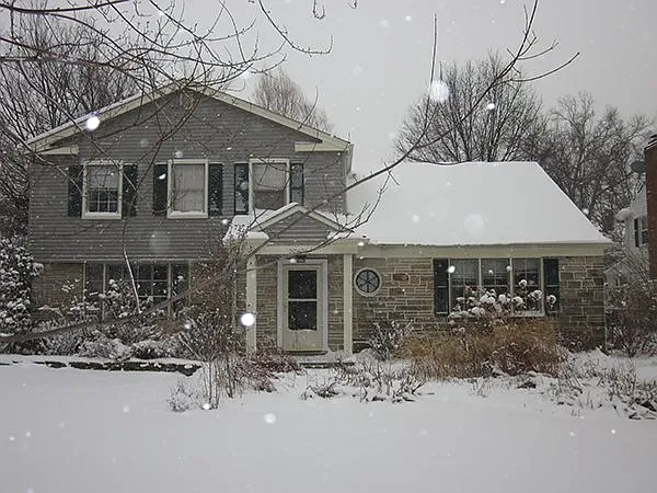 22676 Fairmount Blvd photo 1