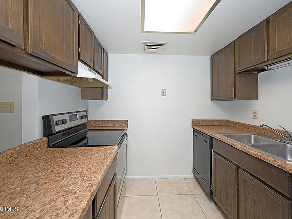5th image of 6818 N 35th Ave Unit P