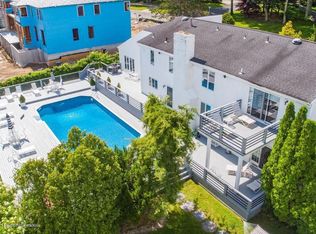 13 Old Farm Rd, Oakhurst, NJ 07755