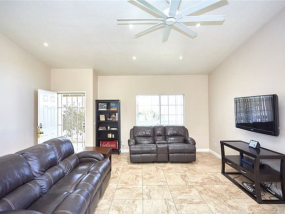 5th image of 34900 San Carlos St