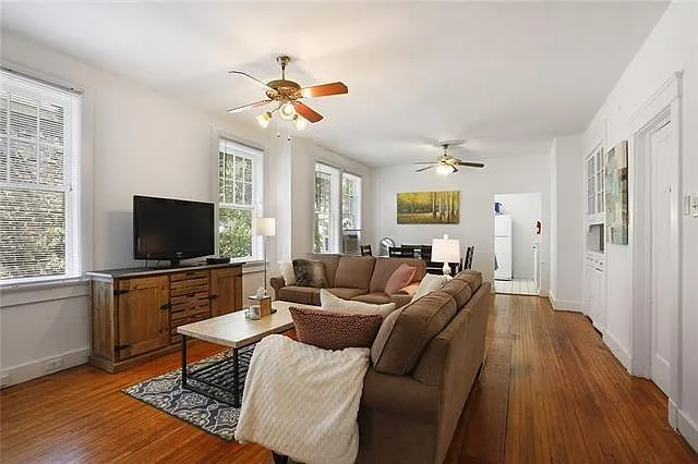 Building Photo - 806 Audubon St #C