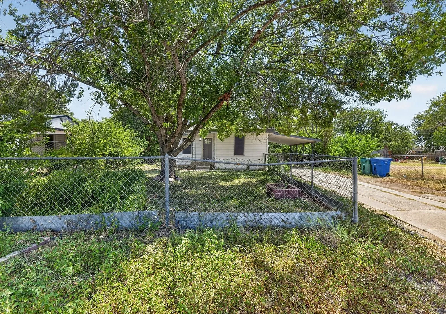 Charming 3BR House in San Antonio — Photo 1