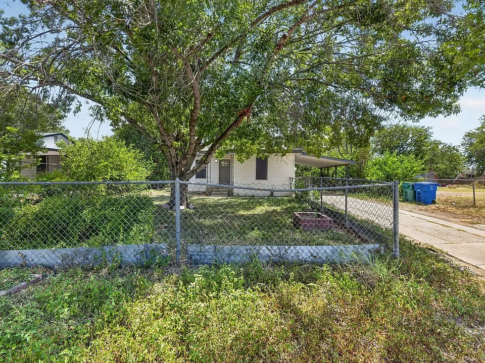 2906 Christian Dr