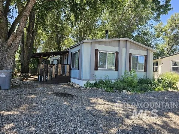 401 S Main St Trailer 17, Homedale, ID 83628