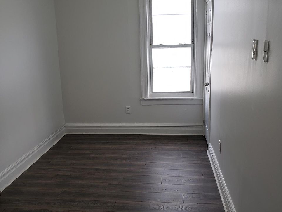 1st image of 821 Parker St Floor 2