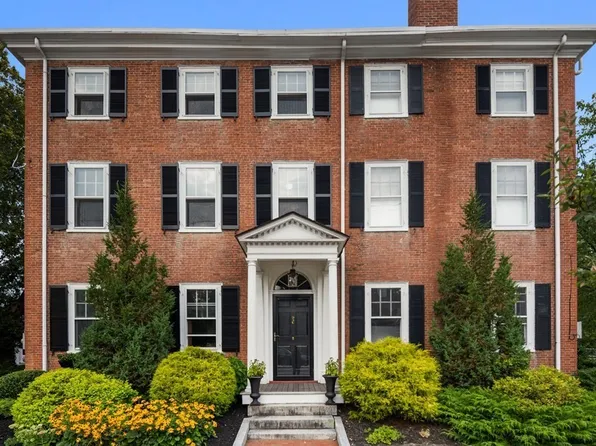 236 High St, Newburyport, MA 01950