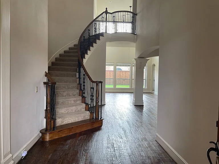 4419 Donegal Dr — Photo 4