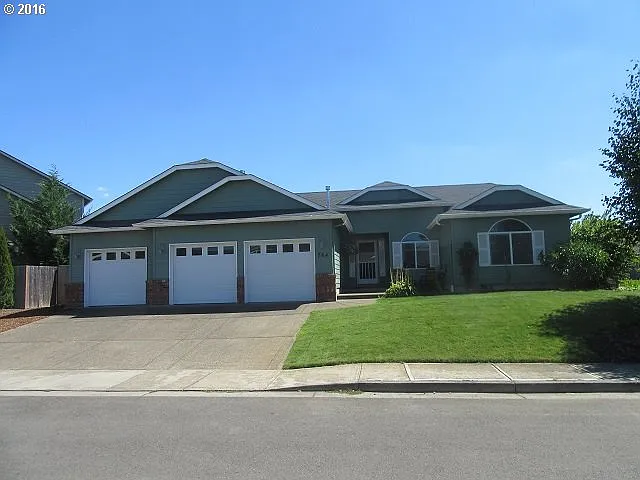 784 Kelsey Loop photo 1