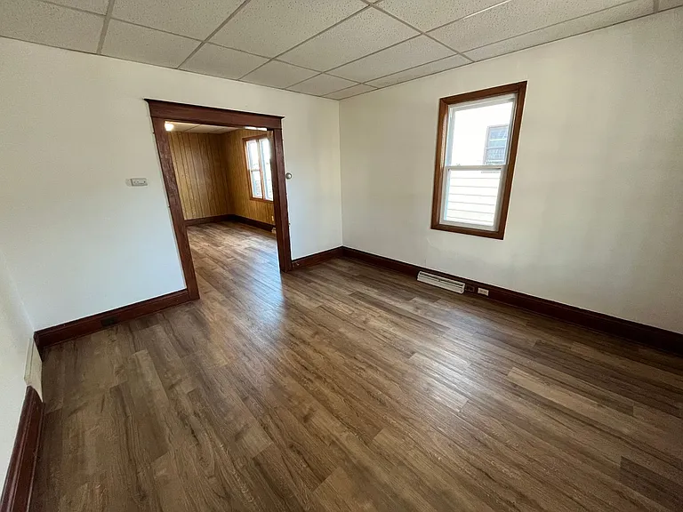 107 Logan St — Photo 7
