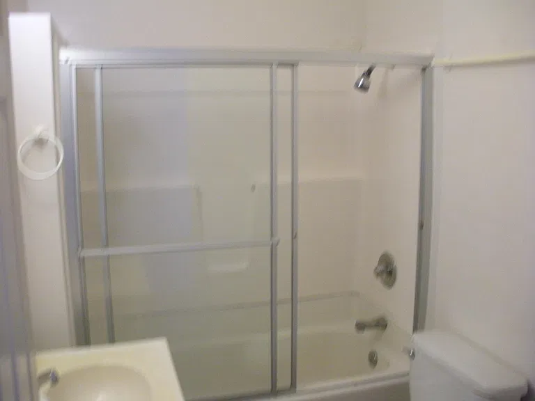 1136 Twin Oaks Ave — Photo 8